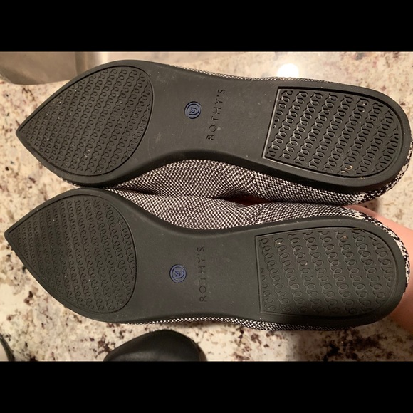 Rothys black & white Pythons points size 8 - Picture 6 of 6